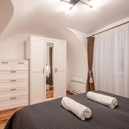 Architecture Fan'S Apartment Near Opera House บูดาเปสต์ ภายนอก รูปภาพ